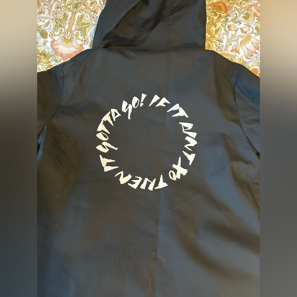 Men’s oversized XO rain coat H&M - Picture 2 of 2